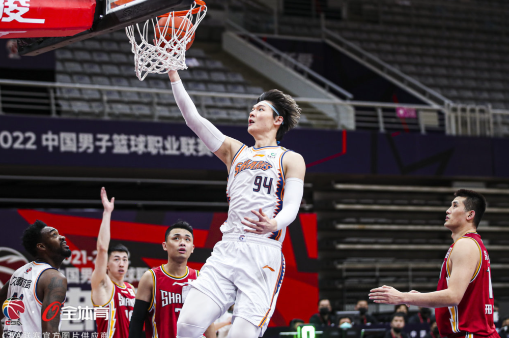 关于精准配合频频失误，球队紧急调整备战的信息