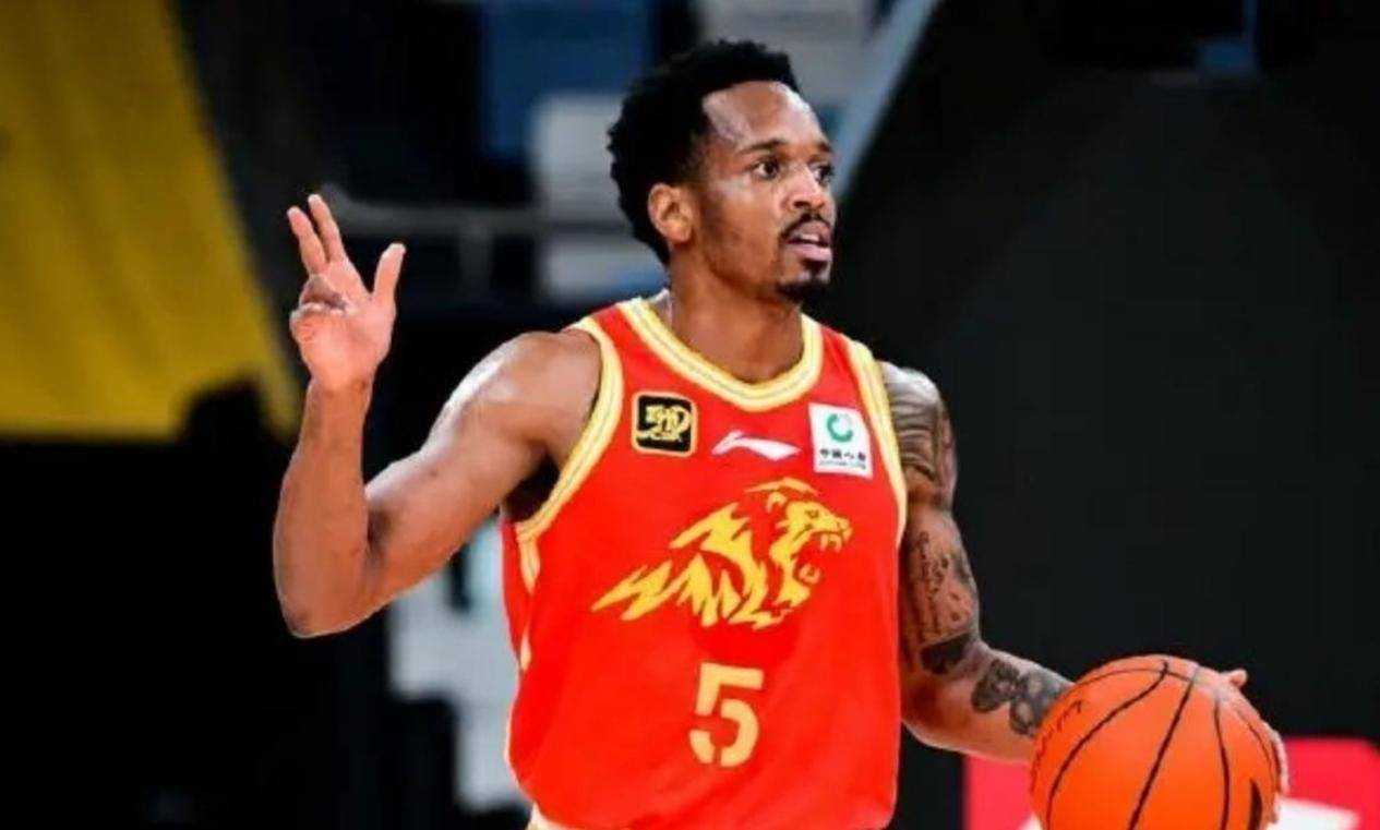 西班牙男篮血洗意大利男篮，杰伦·布朗高光表现的简单介绍