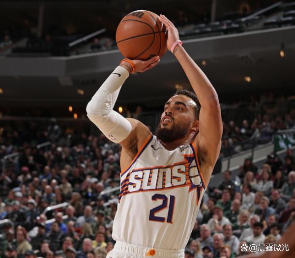 独行侠逆转西班牙男篮，布克关键制胜的简单介绍