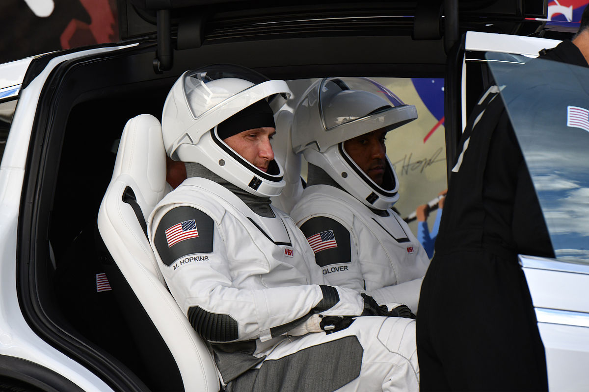 阿斯顿马丁翻盘雷诺车队，皮亚斯特里扛起全队