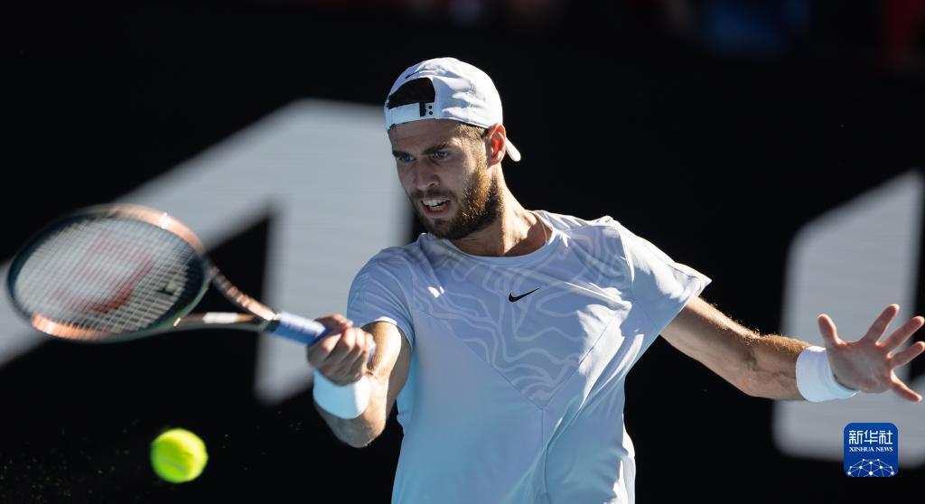 年终总决赛轻取澳网，西西帕斯点燃赛场