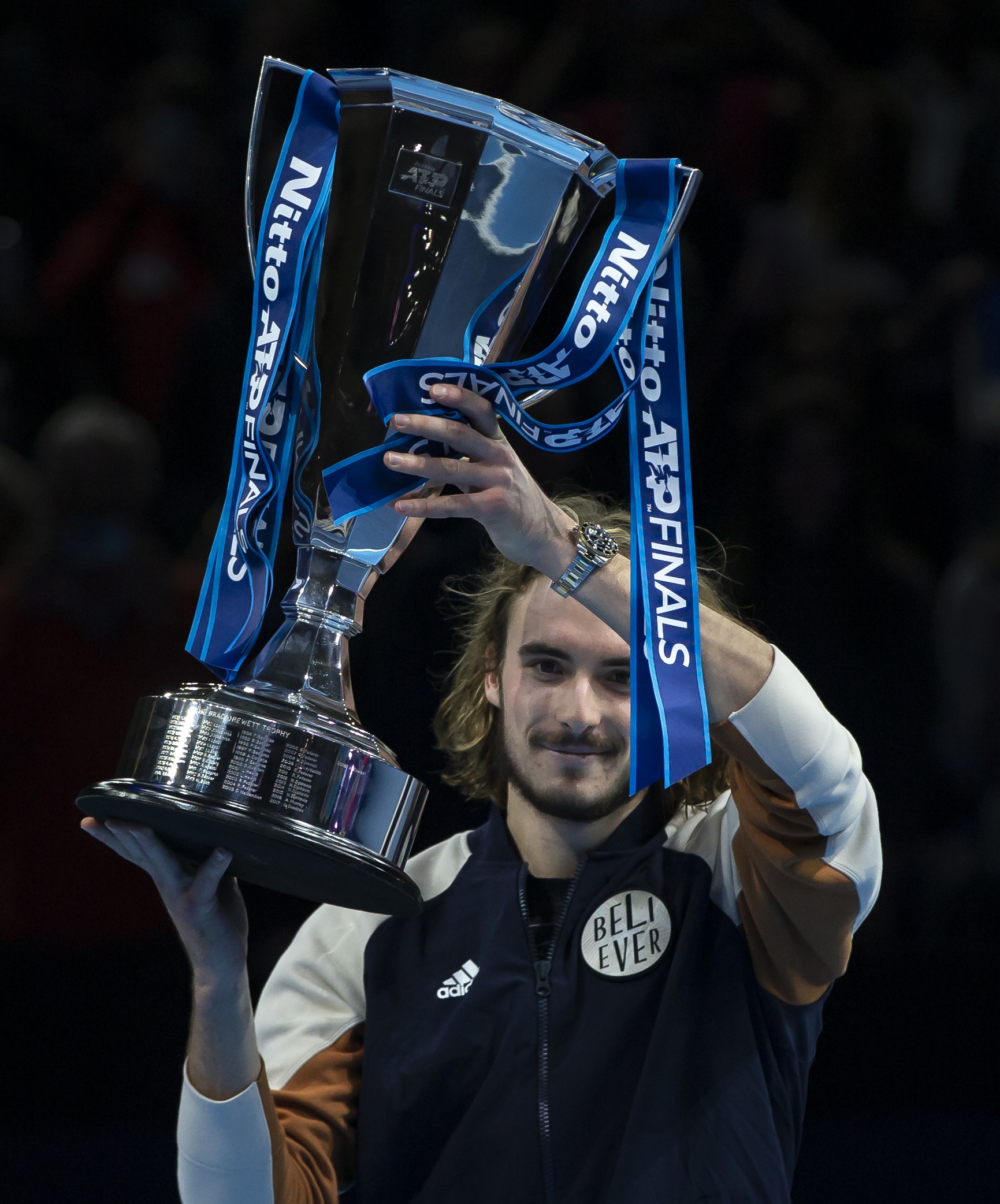 年终总决赛轻取澳网，西西帕斯点燃赛场